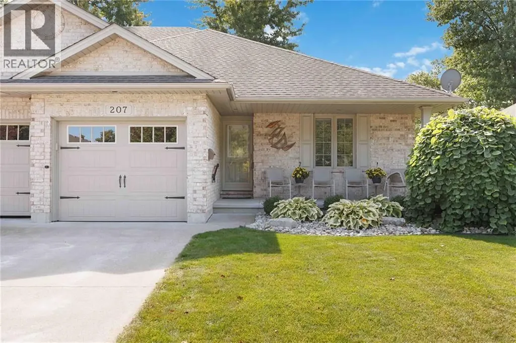 207 Cassandra Boulevard Sarnia ON N7S 0A3