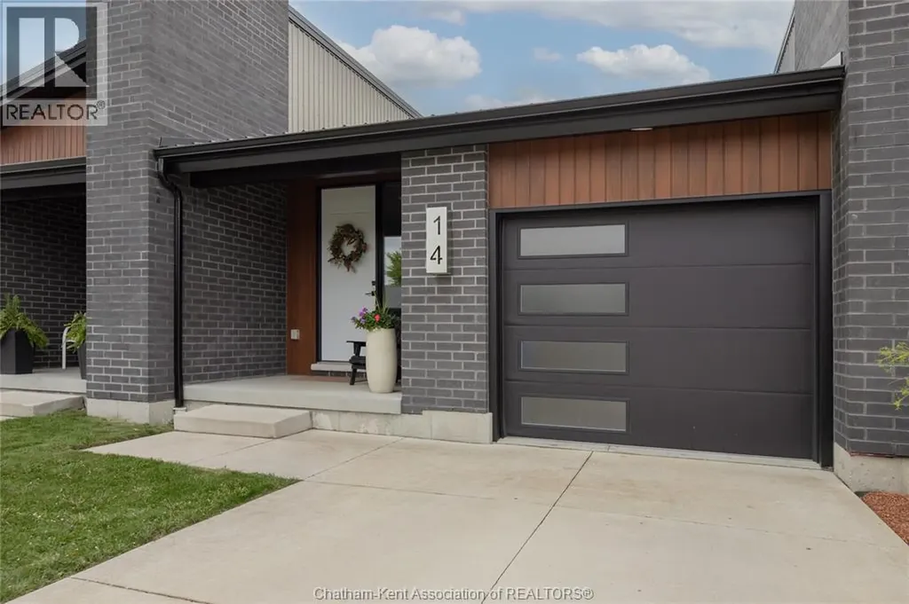 14 Clara Crescent Chatham ON N7M 0R8