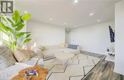 3590 Kaneff Crescent Mississauga ON L5A 3X3