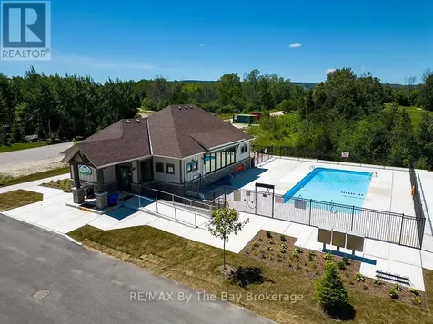 17 Spooner Crescent Collingwood ON L9Y 1T3