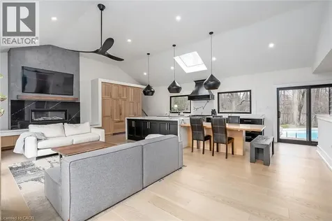327 Goodram Drive Burlington ON L7L 2J9