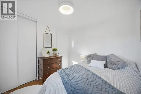 10 Ristau Crescent Kitchener ON N2E 3A8