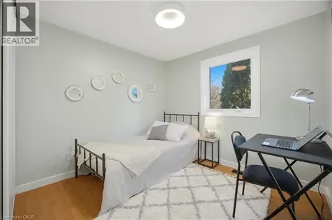 10 Ristau Crescent Kitchener ON N2E 3A8