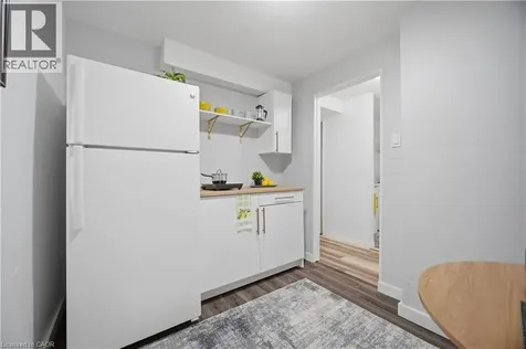 10 Ristau Crescent Kitchener ON N2E 3A8