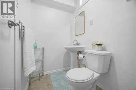 10 Ristau Crescent Kitchener ON N2E 3A8