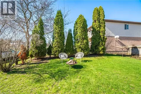 10 Ristau Crescent Kitchener ON N2E 3A8
