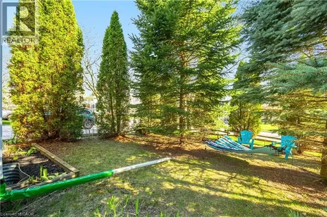 10 Ristau Crescent Kitchener ON N2E 3A8