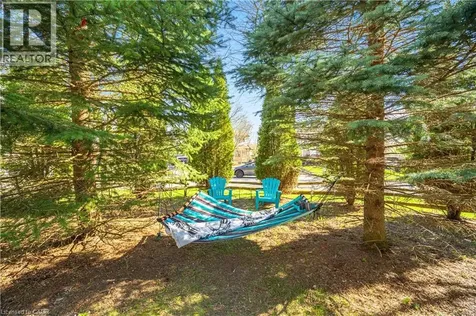 10 Ristau Crescent Kitchener ON N2E 3A8