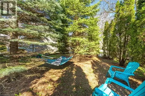 10 Ristau Crescent Kitchener ON N2E 3A8