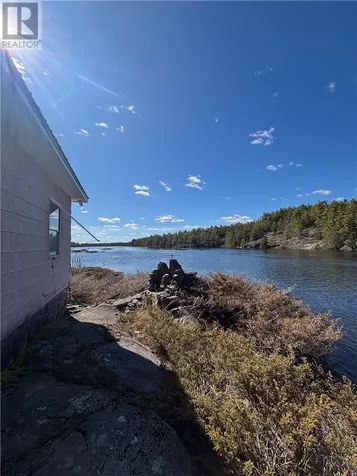 Pcl 7561 Pickerel River Killarney ON P0M 2A0