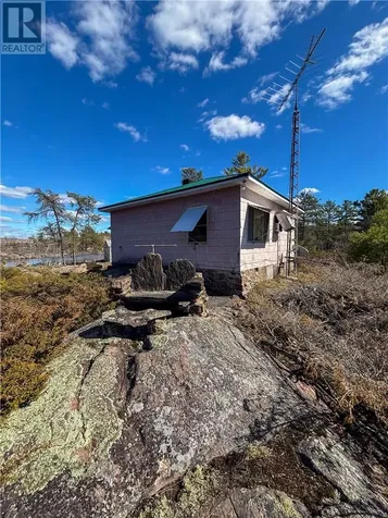 Pcl 7561 Pickerel River Killarney ON P0M 2A0