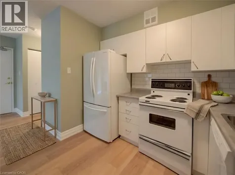 15 Hofstetter Avenue Kitchener ON N2A 3Z7