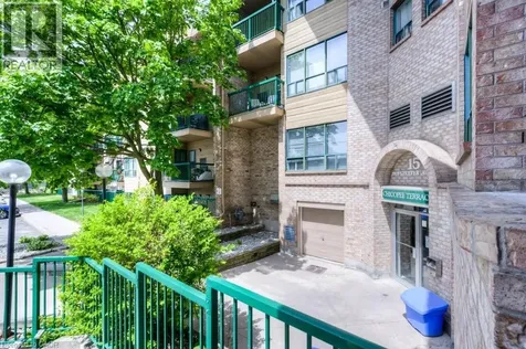 15 Hofstetter Avenue Kitchener ON N2A 3Z7