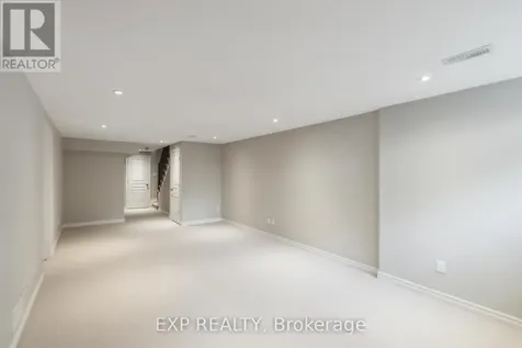 760 Carnelian Crescent Ottawa ON K1X 0A8
