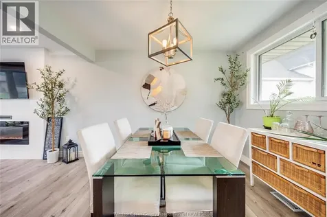 1038 Dot Avenue Windsor ON N9C 3H8