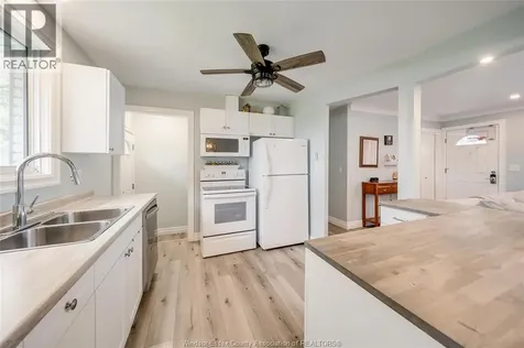 1038 Dot Avenue Windsor ON N9C 3H8