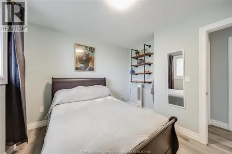 1038 Dot Avenue Windsor ON N9C 3H8