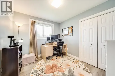 1038 Dot Avenue Windsor ON N9C 3H8