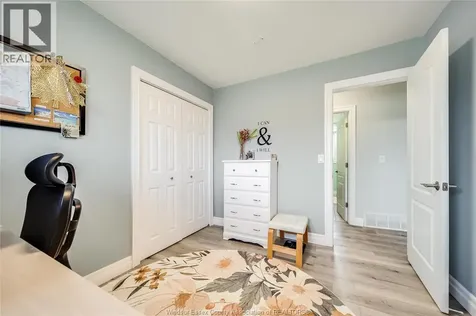 1038 Dot Avenue Windsor ON N9C 3H8