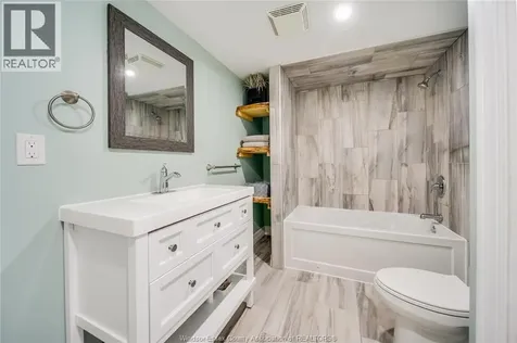 1038 Dot Avenue Windsor ON N9C 3H8