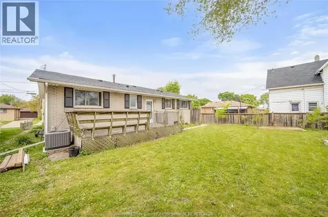 1038 Dot Avenue Windsor ON N9C 3H8