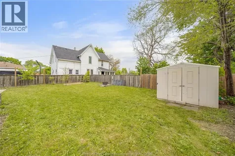 1038 Dot Avenue Windsor ON N9C 3H8