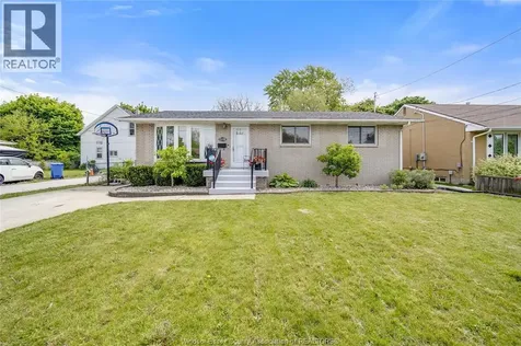 1038 Dot Avenue Windsor ON N9C 3H8
