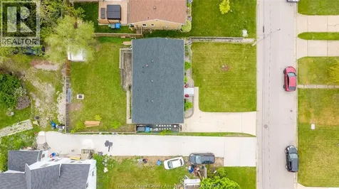 1038 Dot Avenue Windsor ON N9C 3H8