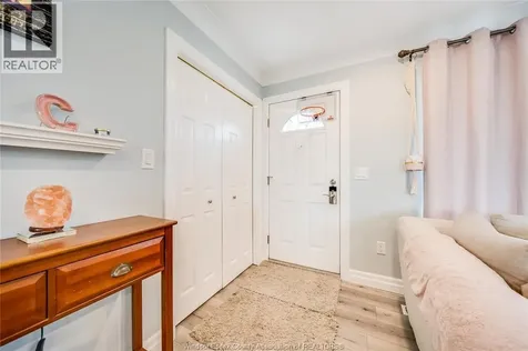 1038 Dot Avenue Windsor ON N9C 3H8