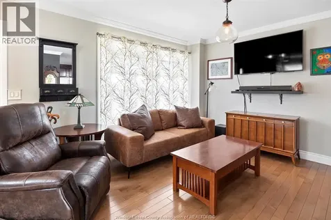 108 Montrose Street Windsor ON N8X 1A3