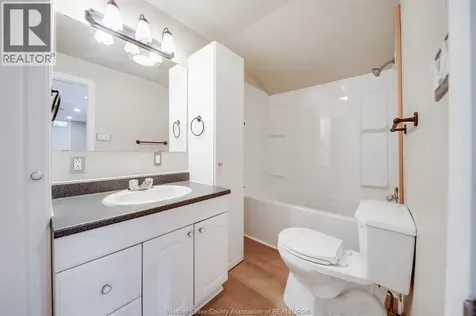 1057 Oak Avenue Kingsville ON N9Y 3T6