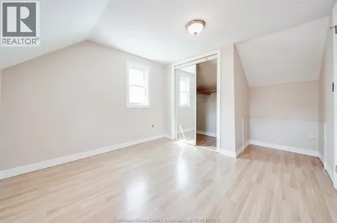 1057 Oak Avenue Kingsville ON N9Y 3T6