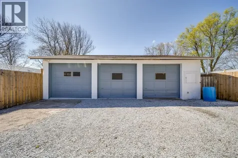 1057 Oak Avenue Kingsville ON N9Y 3T6