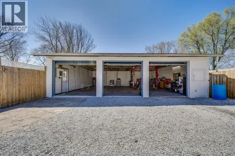 1057 Oak Avenue Kingsville ON N9Y 3T6