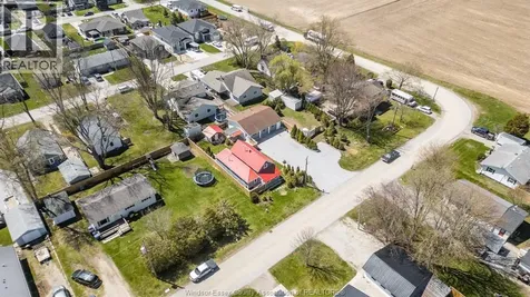 1057 Oak Avenue Kingsville ON N9Y 3T6