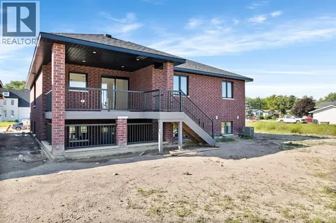 52 Redwood Avenue Cottam ON N0R 1B0