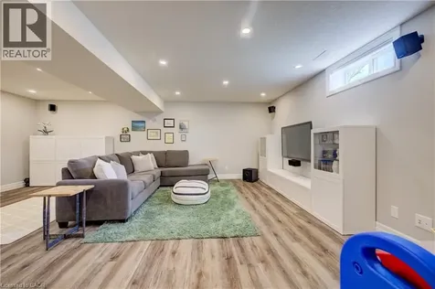 1161 Countrystone Drive Kitchener ON N2N 3H4