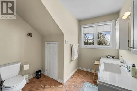 679 Sandy Bay Road Tiny ON L9M 0H6