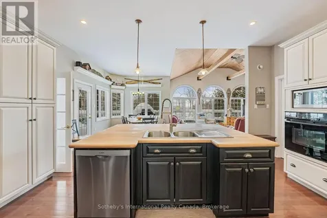 679 Sandy Bay Road Tiny ON L9M 0H6
