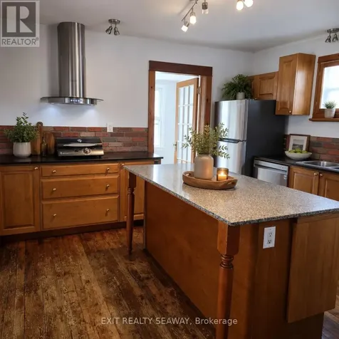 140 Belmont Street Cornwall ON K6H 4Z3