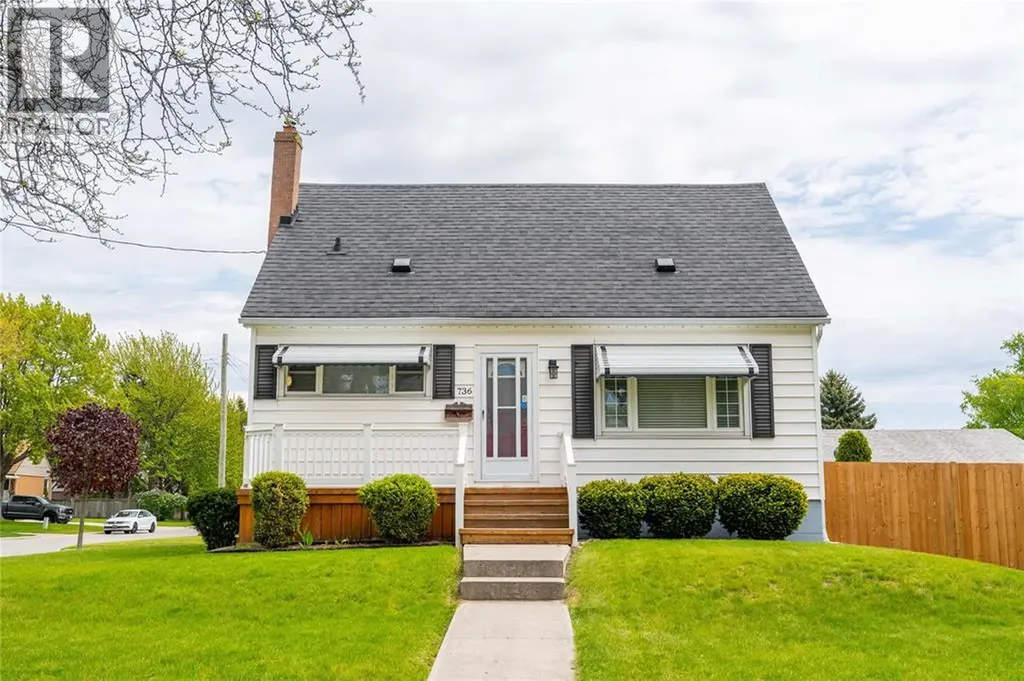 736 Southern Avenue Sarnia ON N7T 7E3