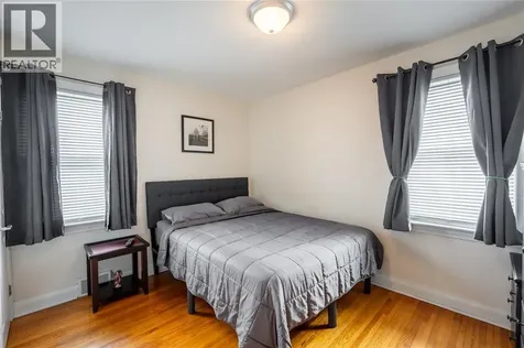 736 Southern Avenue Sarnia ON N7T 7E3