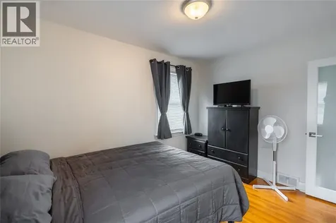 736 Southern Avenue Sarnia ON N7T 7E3