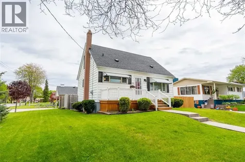 736 Southern Avenue Sarnia ON N7T 7E3