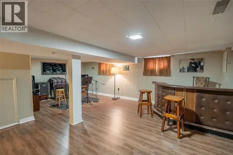 736 Southern Avenue Sarnia ON N7T 7E3