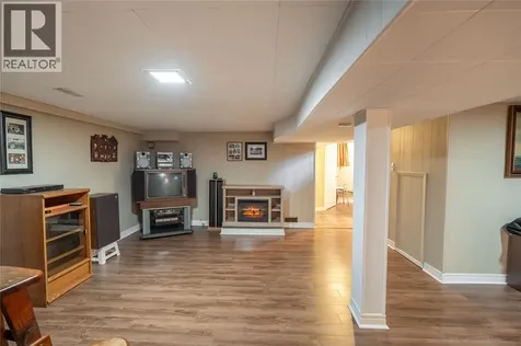 736 Southern Avenue Sarnia ON N7T 7E3