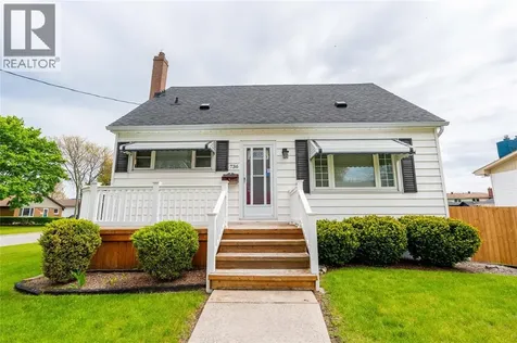 736 Southern Avenue Sarnia ON N7T 7E3