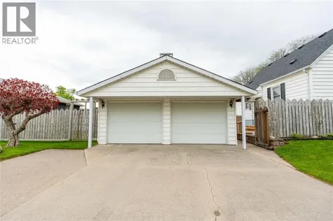 736 Southern Avenue Sarnia ON N7T 7E3
