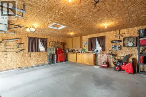 736 Southern Avenue Sarnia ON N7T 7E3