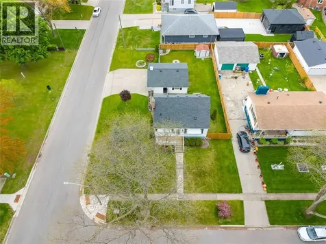 736 Southern Avenue Sarnia ON N7T 7E3